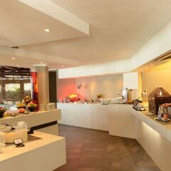 Veranda Grand Baie Hotel & Spa интерьер отеля