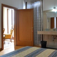 Отель Casa Favaretto Италия, Венеция - 1 отзыв об отеле, цены и фото номеров - забронировать отель Casa Favaretto онлайн удобства в номере фото 2