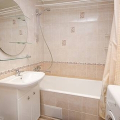 Гостиница near Grinvich ieropolis 7 в Екатеринбурге отзывы, цены и фото номеров - забронировать гостиницу near Grinvich ieropolis 7 онлайн Екатеринбург ванная