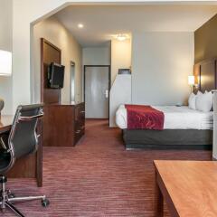 Отель Comfort Suites Columbus комната для гостей
