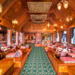 Royal Orchid Sheraton Hotel & Towers интерьер отеля
