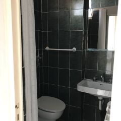 Отель Taormina B&B Римини ванная