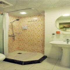 Отель Home Inn Beijing Xidan Joy City Китай, Пекин - отзывы, цены и фото номеров - забронировать отель Home Inn Beijing Xidan Joy City онлайн ванная