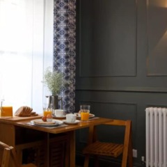 Апартаменты Beautiful Regency Apartment In Fantastic Location в номере