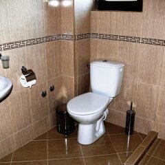 Отель Family Hotel Bela Болгария, Трявна - отзывы, цены и фото номеров - забронировать отель Family Hotel Bela онлайн ванная