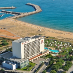 Отель Crowne Plaza Vilamoura Португалия, Виламура - 2 отзыва об отеле, цены и фото номеров - забронировать отель Crowne Plaza Vilamoura онлайн пляж