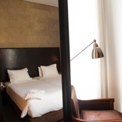 Lisboa Carmo Hotel сейф в номере
