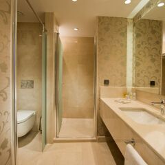 Liberty Hotels Lykia Турция, Олудениз - отзывы, цены и фото номеров - забронировать отель Liberty Hotels Lykia - Adults Only (+16) онлайн ванная фото 2