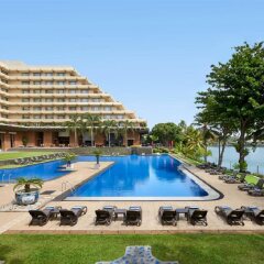 Отель Cinnamon Lakeside Colombo бассейн фото 2