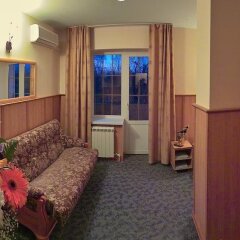 Гостиница Normandiya Hotel в Анапе отзывы, цены и фото номеров - забронировать гостиницу Normandiya Hotel онлайн Анапа комната для гостей фото 5