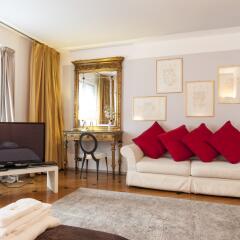 Апартаменты Milan Royal Suites & Luxury Apartments комната для гостей