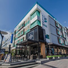 Отель The Bloc Hotel Таиланд, Пхукет - 1 отзыв об отеле, цены и фото номеров - забронировать отель The Bloc Hotel онлайн вид на фасад