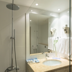 Отель TRYP Lisboa Oriente Hotel Португалия, Лиссабон - отзывы, цены и фото номеров - забронировать отель TRYP Lisboa Oriente Hotel онлайн ванная