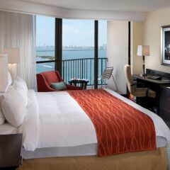 Отель Miami Marriott Biscayne Bay комната для гостей фото 5