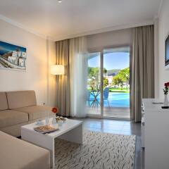 Отель Batihan Beach Resort & Spa - All Inclusive комната для гостей