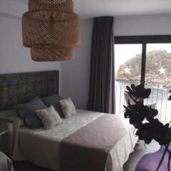 Отель Hostal Restaurant Sa Malica Бланес комната для гостей фото 5