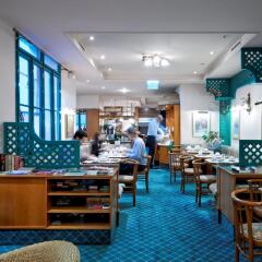Hotel Pension Baronesse гостиничный бар