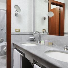 Отель Mecenate Palace Италия, Рим - 6 отзывов об отеле, цены и фото номеров - забронировать отель Mecenate Palace онлайн ванная фото 2