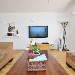 Amazing 3BR Garden Apt near Gordon Beach Израиль, Тель-Авив - отзывы, цены и фото номеров - забронировать отель Amazing 3BR Garden Apt near Gordon Beach онлайн комната для гостей фото 4
