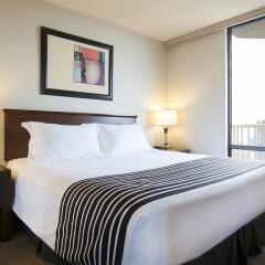 Отель Sandman Suites Vancouver on Davie Канада, Ванкувер - отзывы, цены и фото номеров - забронировать отель Sandman Suites Vancouver on Davie онлайн комната для гостей фото 5