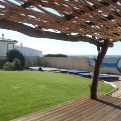 Almagreira Surf Hostel фитнесс-зал