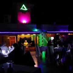 Ayarwaddy River View Hotel развлечения