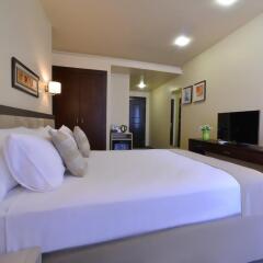 Отель Minotel Barsam Suites сейф в номере фото 2