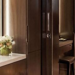Singapore Marriott Tang Plaza Hotel сейф в номере