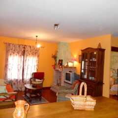 Отель House With 8 Bedrooms in Cenicientos, With Wonderful Mountain View and Furnished Terrace Эль-Баррако спа