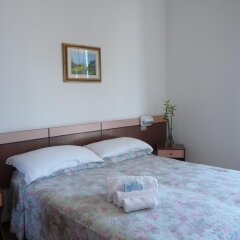 Hotel Suprem Римини сейф в номере