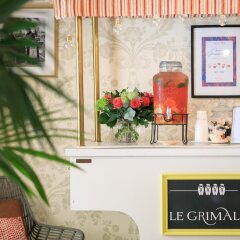 Отель Hôtel Le Grimaldi by Happyculture Франция, Ницца - 6 отзывов об отеле, цены и фото номеров - забронировать отель Hôtel Le Grimaldi by Happyculture онлайн интерьер отеля