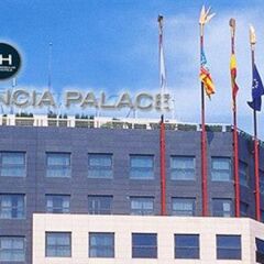 Отель Sh Valencia Palace Валенсия приотельная территория