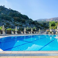 Отель Villa Mare Monte ApartHotel бассейн