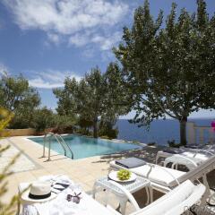 Отель Danai Beach Resort Villas бассейн