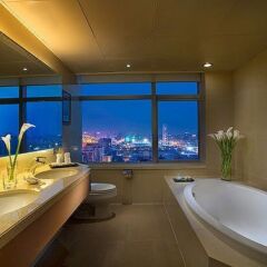 Отель Celebrity International Grand Hotel Китай, Пекин - отзывы, цены и фото номеров - забронировать отель Celebrity International Grand Hotel онлайн ванная