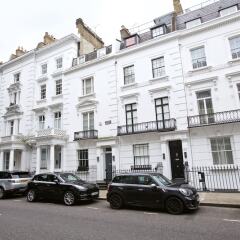 Отель A Place Like Home - Two Bedroom Apartment in Knightsbridge Великобритания, Лондон - отзывы, цены и фото номеров - забронировать отель A Place Like Home - Two Bedroom Apartment in Knightsbridge онлайн парковка