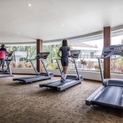 Отель Novotel Phuket Karon Beach Resort and Spa фитнесс-зал фото 2