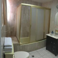 Отель Grupo Kings Suites Alcazar De Toledo Мехико ванная