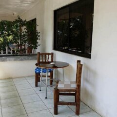 Отель Lapu Lapu Cottages and Restaurant Филиппины, Лапу-Лапу - отзывы, цены и фото номеров - забронировать отель Lapu Lapu Cottages and Restaurant онлайн балкон