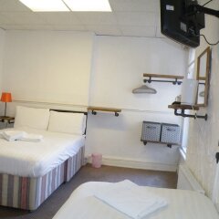 Earlsway Hotel сейф в номере