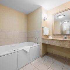 Отель Hilton Garden Inn Meridian сауна