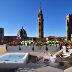 Отель San Firenze Suites & Spa Флоренция бассейн