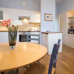 Апартаменты Elgin Crescent Apartment в номере
