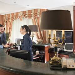 Hotel De Londres гостиничный бар