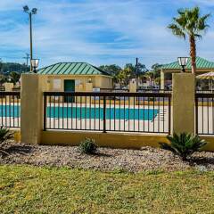 Отель Econo Lodge Inn & Suites Hardeeville I-95 Хардивилль фото 2