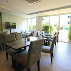 Отель Crystal Suites Suvarnabhumi Airport Бангкок интерьер отеля фото 3