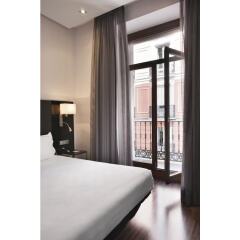 Отель San Miguel Suites балкон