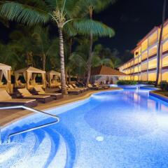 Отель Majestic Elegance Punta Cana - All Inclusive Доминикана, Пунта Кана - 9 отзывов об отеле, цены и фото номеров - забронировать отель Majestic Elegance Punta Cana - All Inclusive онлайн бассейн фото 2