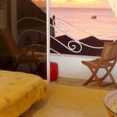 Отель Coral Lane Beach Apartments Отель Coral Lane Beach Apartments в Дюрантсе