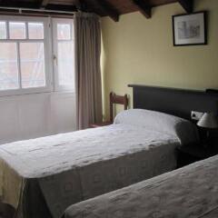 Отель Hostal Hotil Испания, Ла-Корунья - отзывы, цены и фото номеров - забронировать отель Hostal Hotil онлайн комната для гостей фото 4